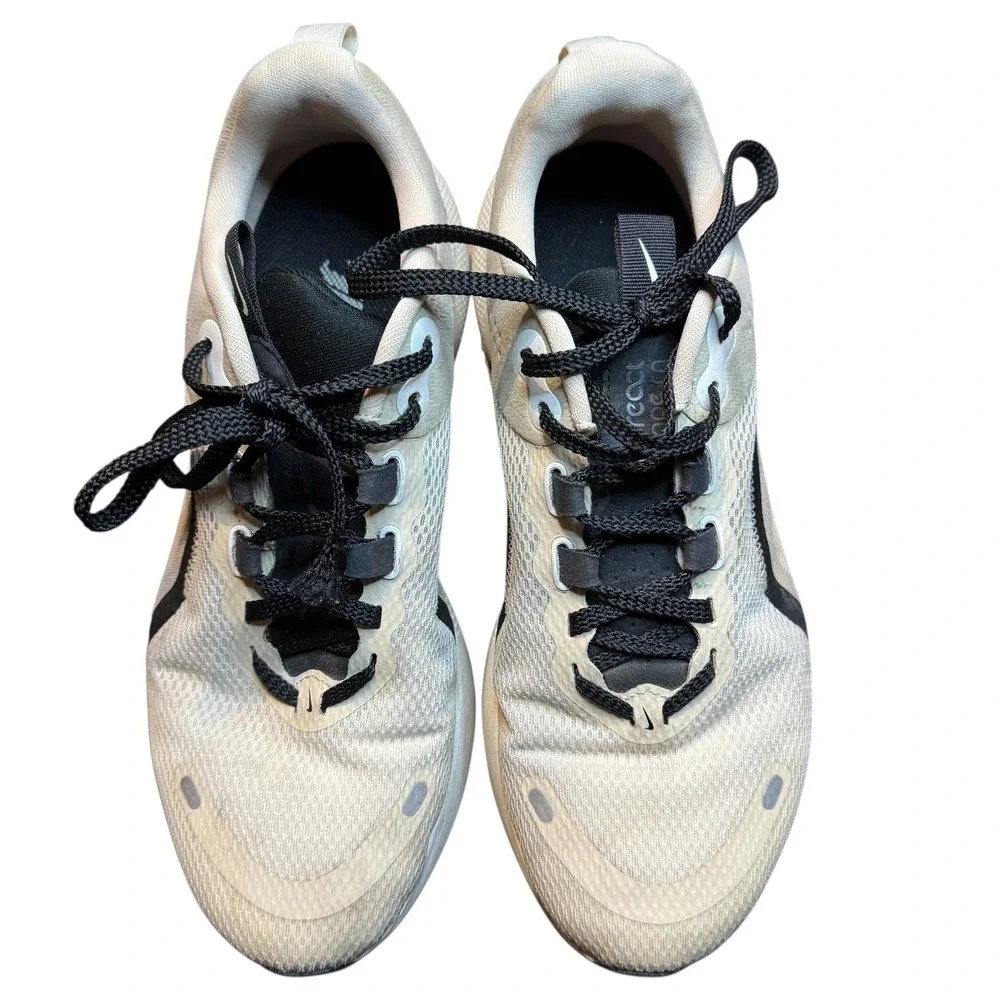Nike Running Shoes Womens Size 8.5 White Black React Cushion Athletic DJ9976-100